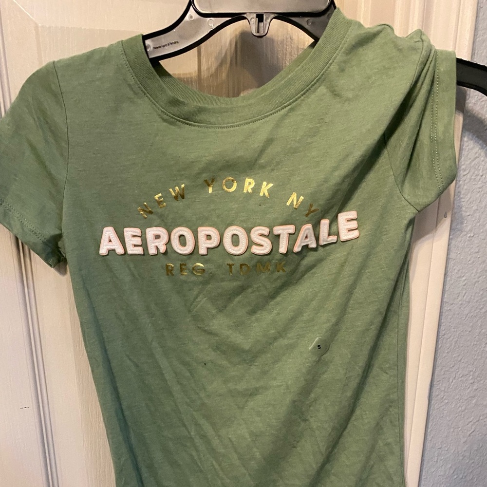 Aeropostale small shirt. Green